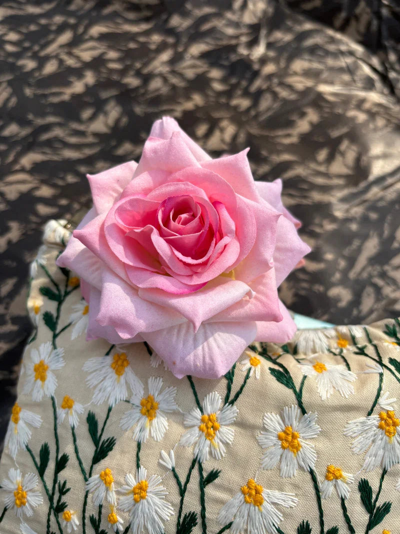 DIVERSE DEPOT™ - Beautiful Floral Hair Clip For Women