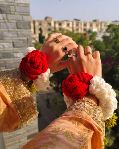 DIVERSE DEPOT™ - Handmade Crochet Red Rose & Jasmine Gajray