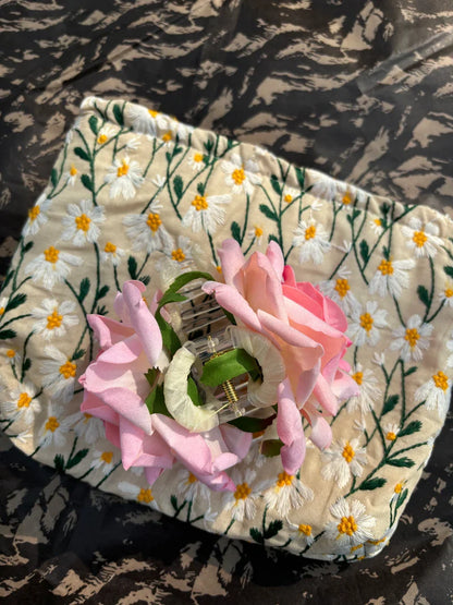 DIVERSE DEPOT™ - Beautiful Floral Hair Clip For Women