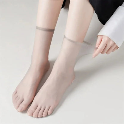 DIVERSE DEPOT™ - Invisible Grip Comfort Socks