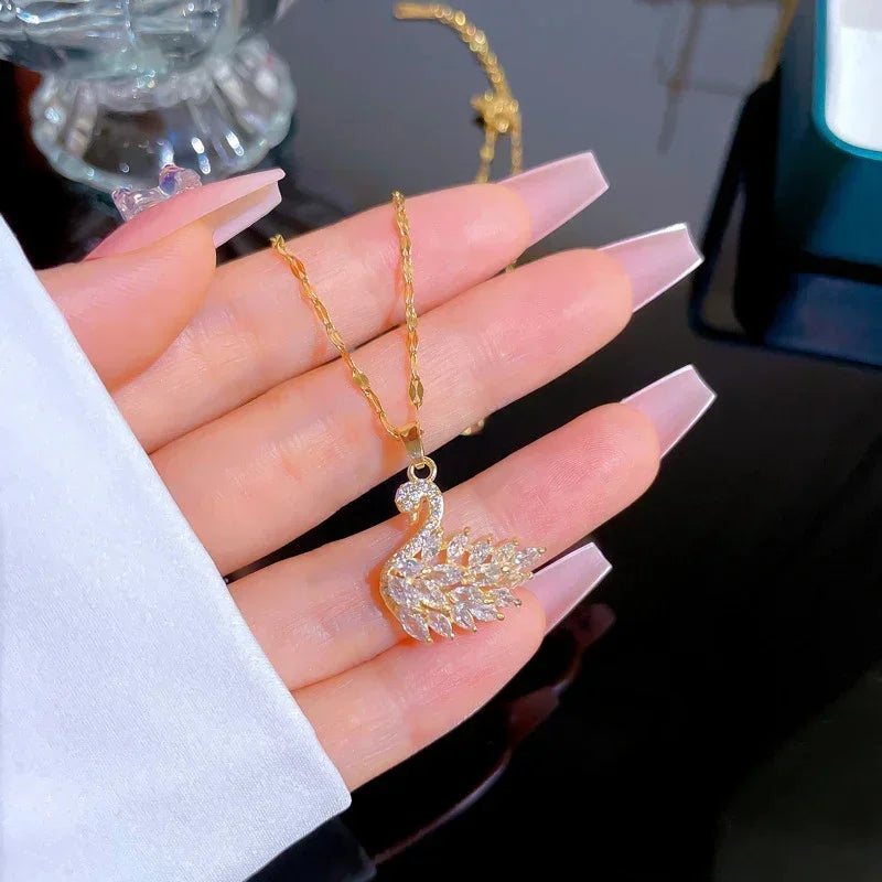 DIVERSE DEPOT™ - Elegant Swan Zircon Necklace Rose Gold