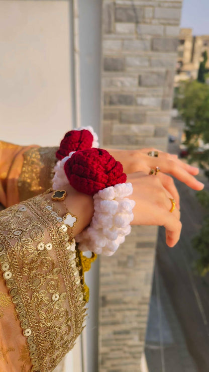 DIVERSE DEPOT™ - Handmade Crochet Red Rose & Jasmine Gajray